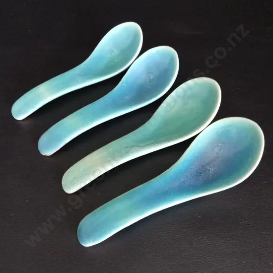 4 CERAMIC CHINESE SOUP SPOONS