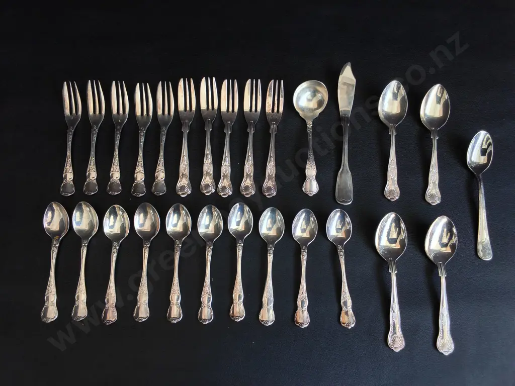 VINTAGE SILVER PLATED CUTLERY MIX, 27 PIECES, RODD, GROSVENOR, W.A. ROGERS Image 1++
