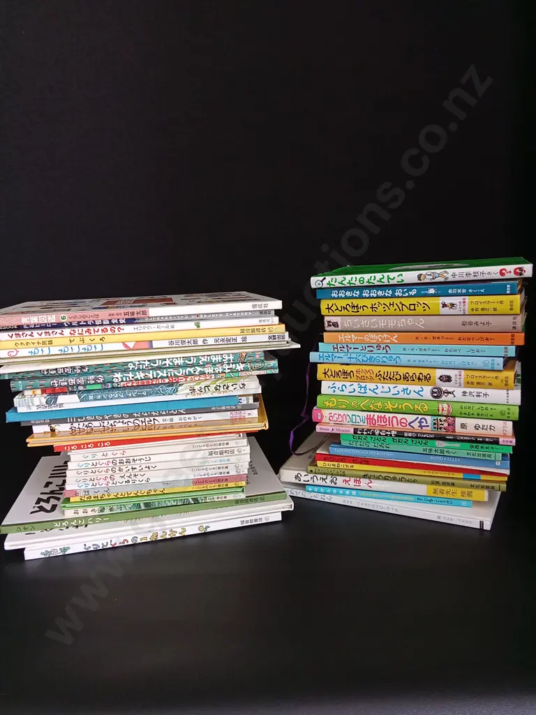 COLLECTION OF CHILDRENS BOOKS IN JAPANESE Image 1++