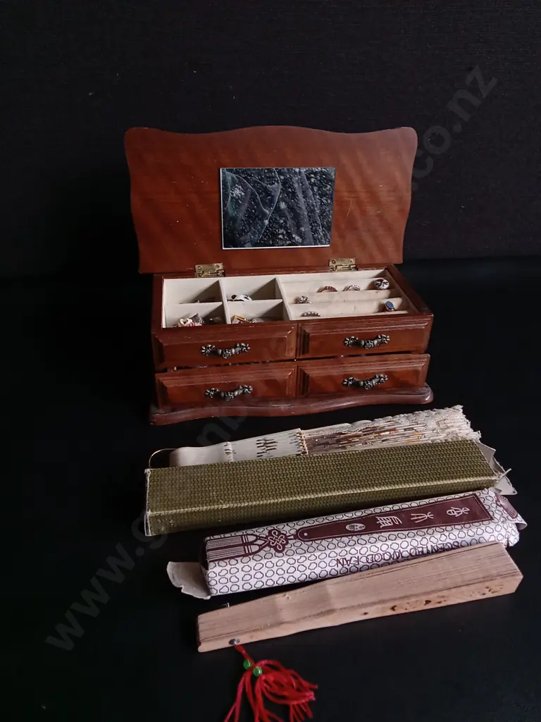 WOODEN JEWELLERY BOX INCLUDING CONTENTS AND TWO FANS Image 1++