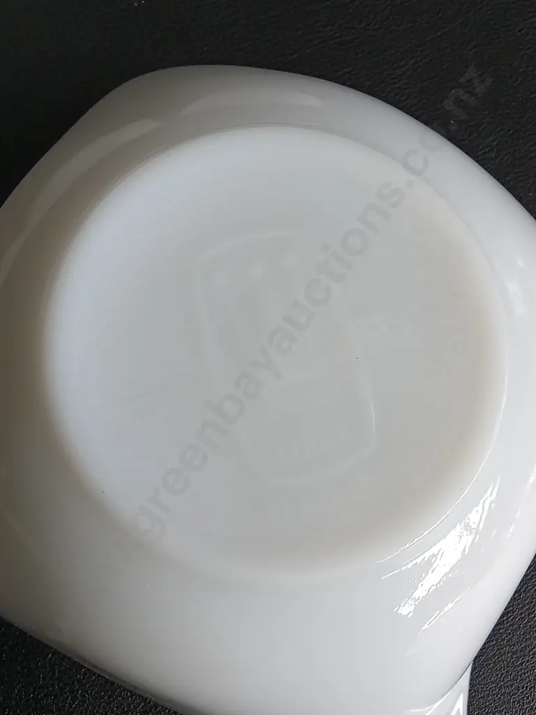 SET OF 4 VINTAGE WHITE CROWN PYREX MILK GLASS RAMEKINS, DAMAGE PICTURED Image 1++