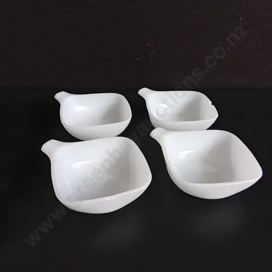 SET OF 4 VINTAGE WHITE CROWN PYREX MILK GLASS RAMEKINS, DAMAGE PICTURED