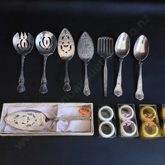 VINTAGE MID CENTURY SILVER PLATED SERVING CUTLERY AND NAPKIN RINGS, RODD, GROSVENOR, ELMON. 12 PIECES