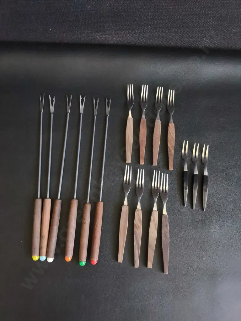 SET OF 6 VINTAGE STAINLESS STEEL FONDUE FORKS, AND 9 STAINLESS STEEL COCKTAIL FORKS Image 1++