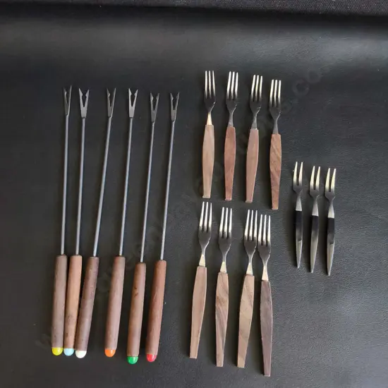 SET OF 6 VINTAGE STAINLESS STEEL FONDUE FORKS, AND 9 STAINLESS STEEL COCKTAIL FORKS