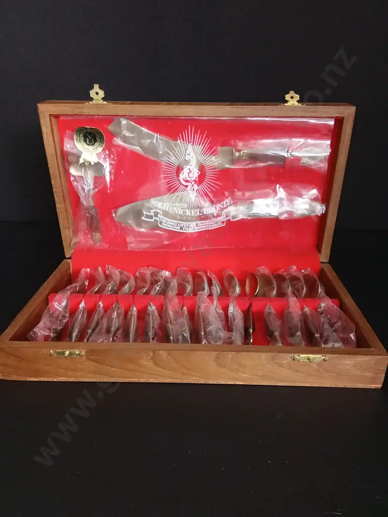 SOLID, NICKEL-BRONZE GENUINE THAI BRONZEWARE CUTLERY SET Image 1++