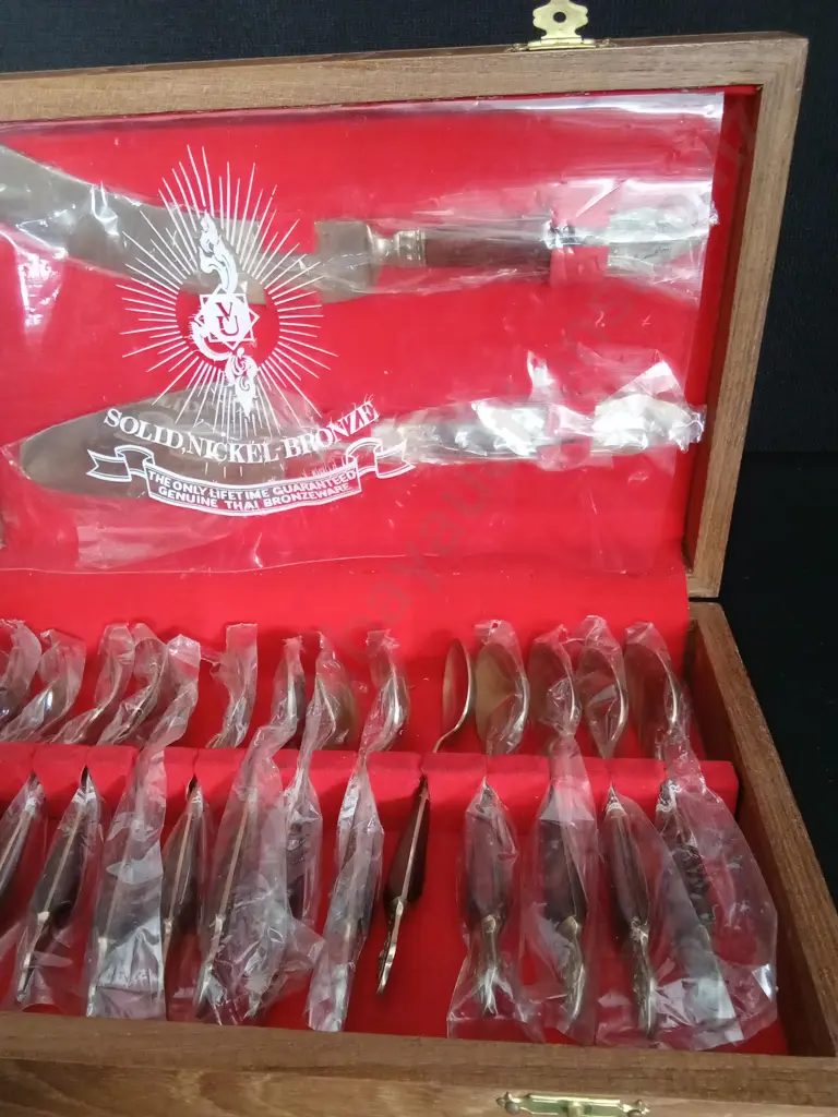 SOLID, NICKEL-BRONZE GENUINE THAI BRONZEWARE CUTLERY SET Image 1++