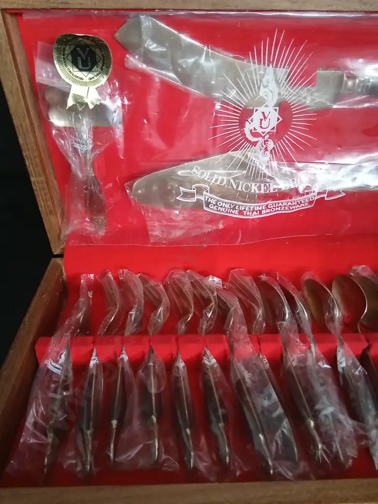 SOLID, NICKEL-BRONZE GENUINE THAI BRONZEWARE CUTLERY SET Image 1++