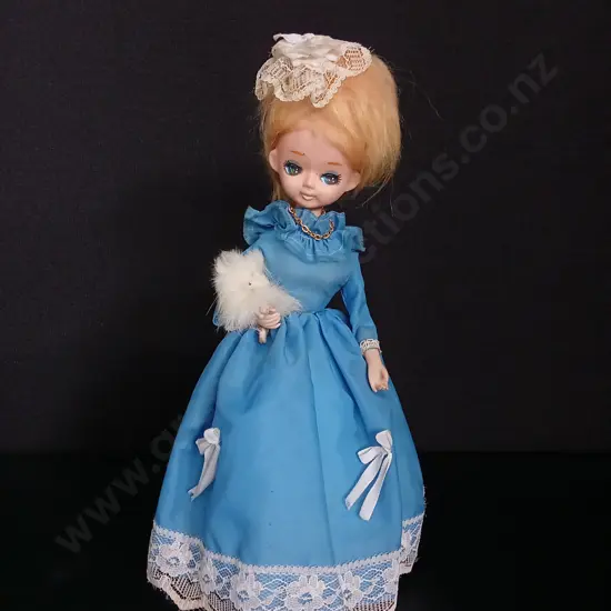 VINTAGE MUSICAL DOLL H36CM
