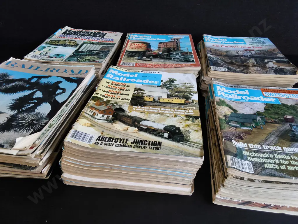 COLLECTION OF VINTAGE 1970'S-1980'S MODEL RAILROADER MAGAZINES Image 1++