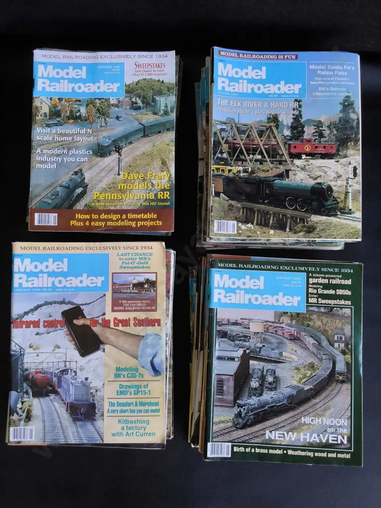 COLLECTION OF VINTAGE 1990'S RAILROADER MAGAZINES Image 1++
