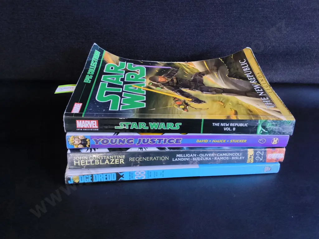 4 COMIC BOOKS Image 1++