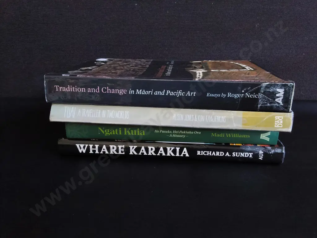 4 BOOKS ON MĀORI AND PACIFIC HISTORY AND ART Image 1++