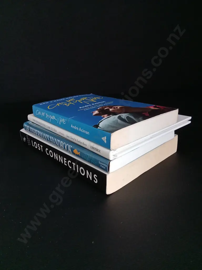 4 BOOKS Image 1++