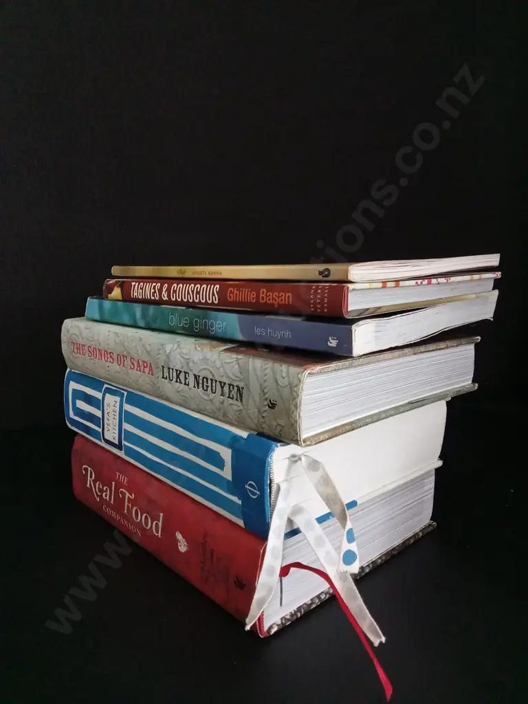 6 COOKBOOKS Image 1++