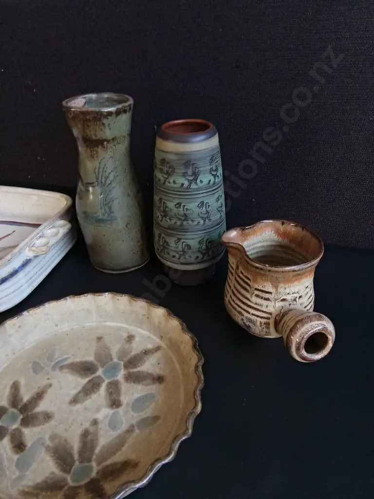 MIX OF POTTERY, 16 PIECES, WIDEST W 24 CM, TALLEST H 20 CM Image 1++