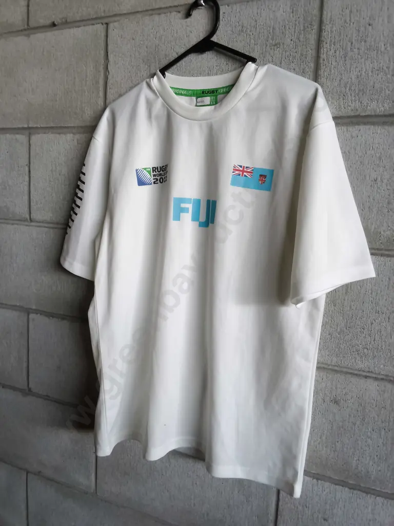 RUGBY WORLD CUP 2011 FIJI TSHIRT SIZE S/M Image 1++