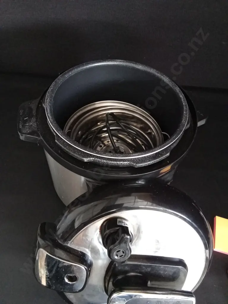 DANOZ FLAVOUR MASTER MULTI COOKER Image 1++