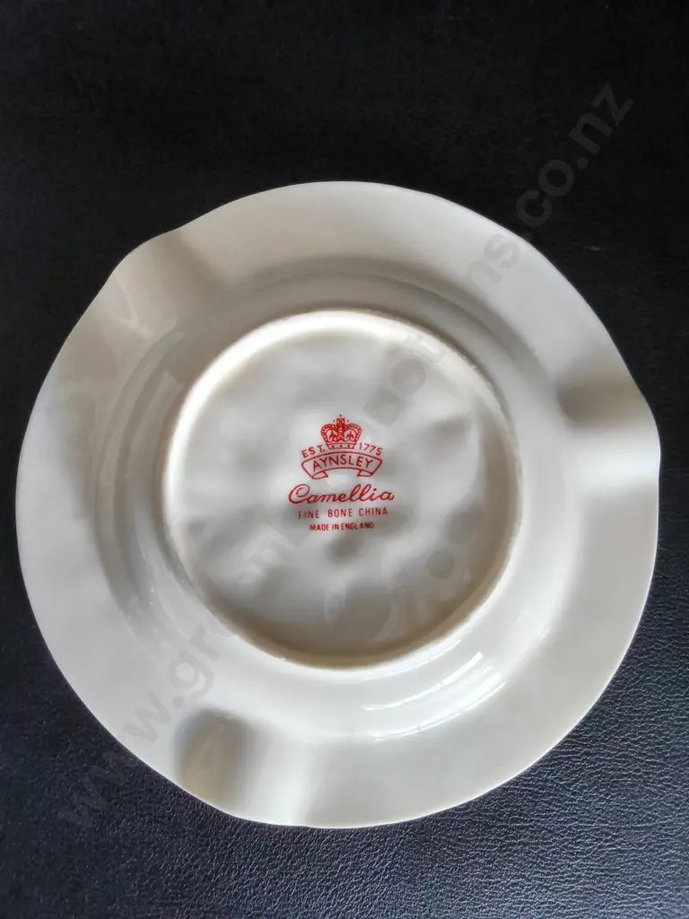 4 DISHES TALLEST H5.5CM INCLUDING AYNSLEY ASH TRAY Image 1++