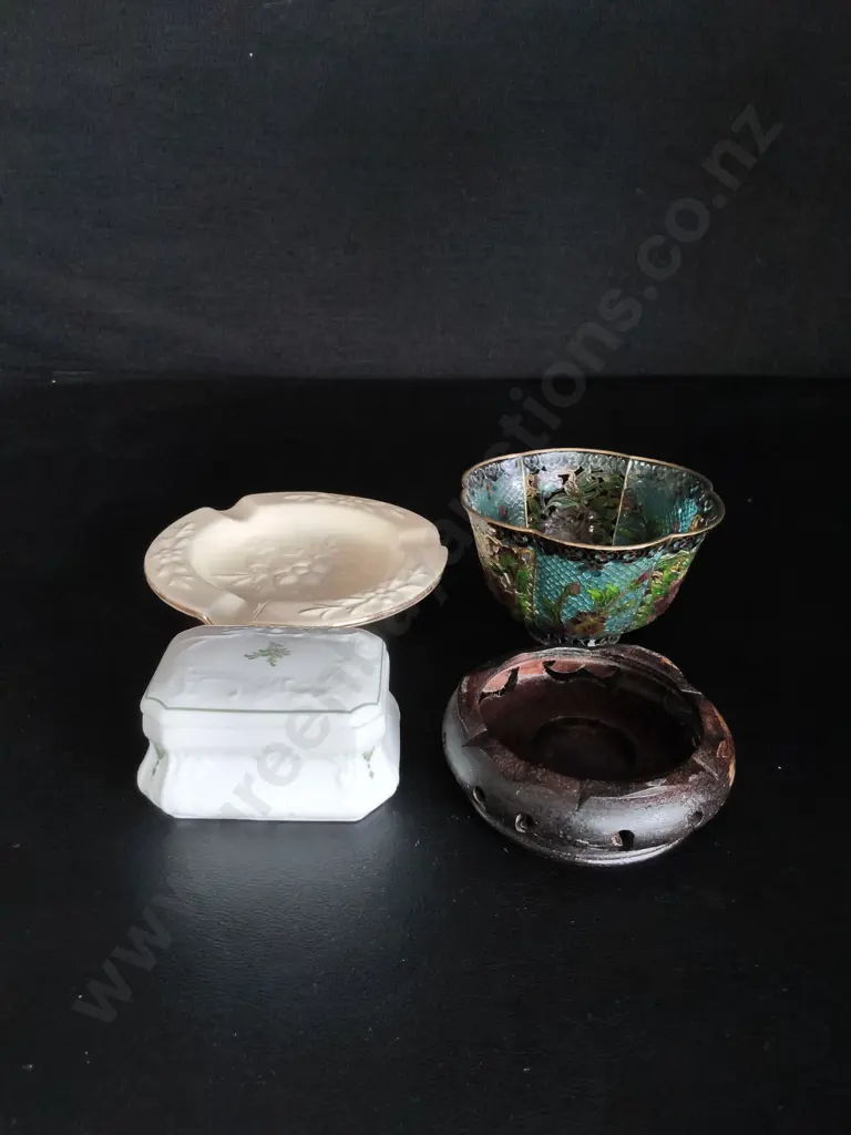 4 DISHES TALLEST H5.5CM INCLUDING AYNSLEY ASH TRAY Image 1++