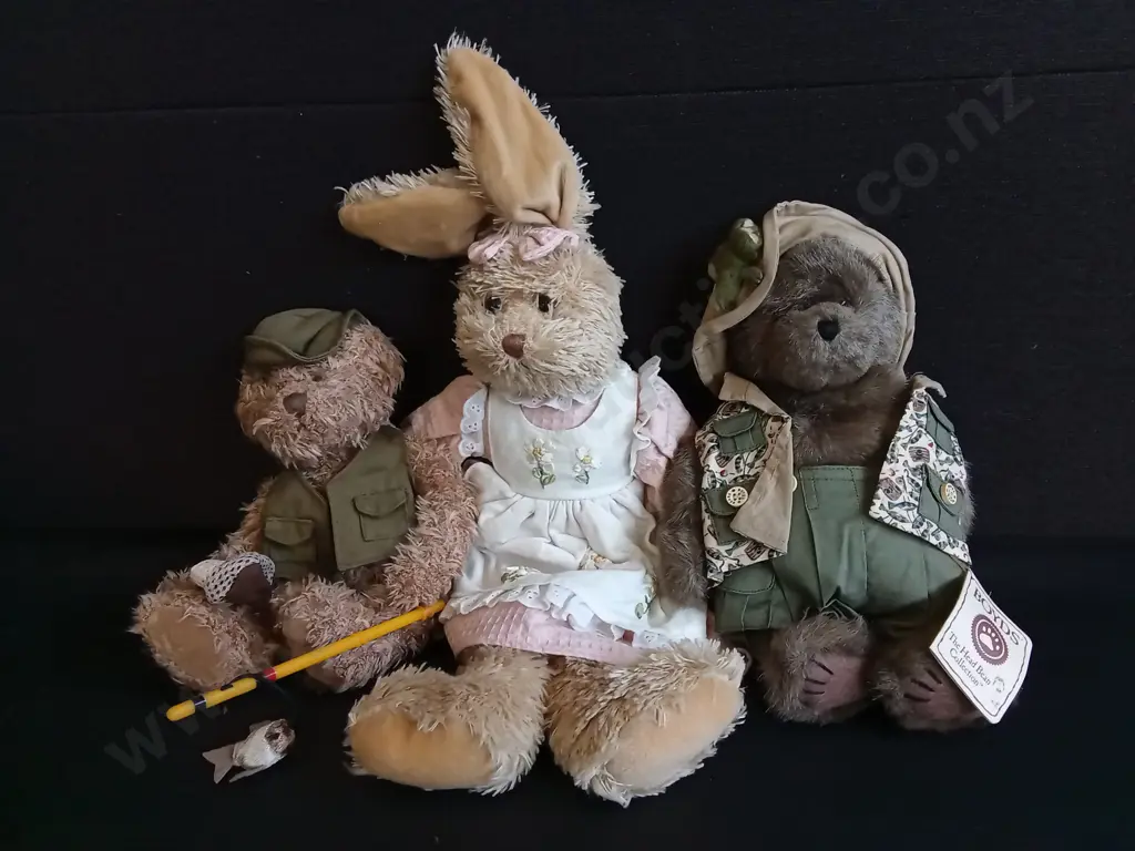 3 VINTAGE PLUSH TOYS, INCLUDING BOYDS AND RUSS BEARS, TALLEST H 50 CM Image 1++
