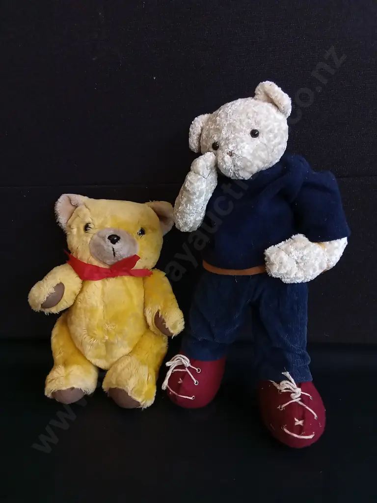PAIR OF VINTAGE TEDDY BEARS, INCLUDING FREE STANDING BEAR, TALLEST H 44 CM Image 1++