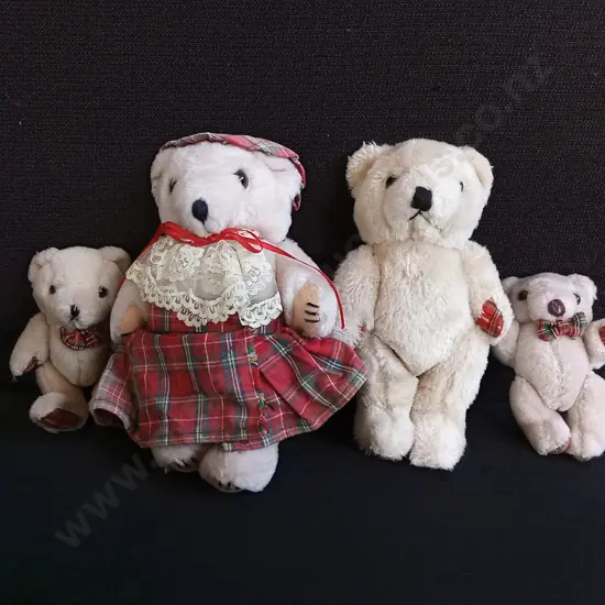 4 VINTAGE TEDDY BEARS WITH JOINTED ARMS AND LEGS, TALLEST H 21 CM