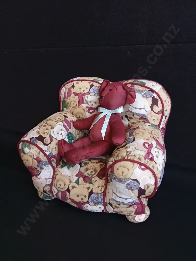 VINTAGE TEDDY BEARS AND MINIATURE SOFA CHAIR, H 22 CM Image 1++