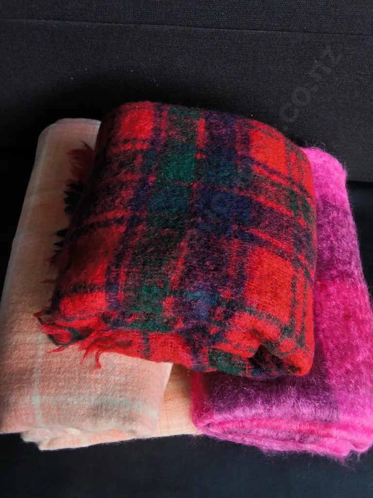 3 CHECK THROW BLANKETS Image 1++