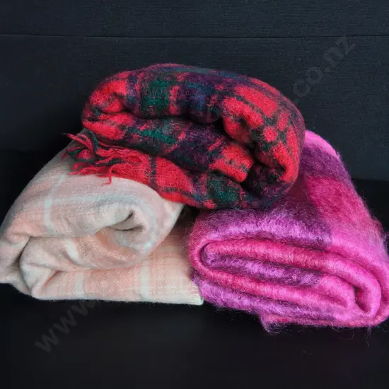3 CHECK THROW BLANKETS