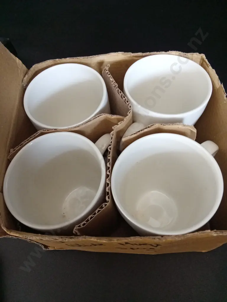 STEVENS KITCHEN SCALES AND SET OF 4 MUGS Image 1++