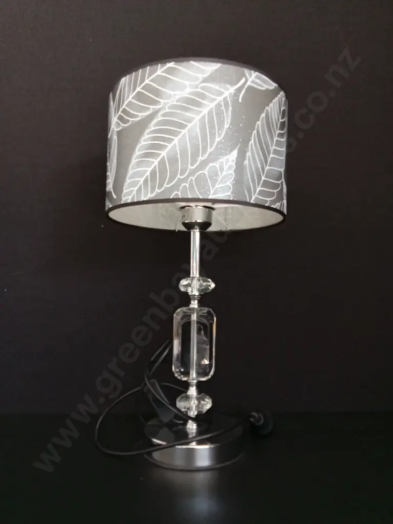 GLASS TABLE LAMP WITH SPARKLING LEAF PATTERN LAMP SHADE, HEIGHT 49CM Image 1++