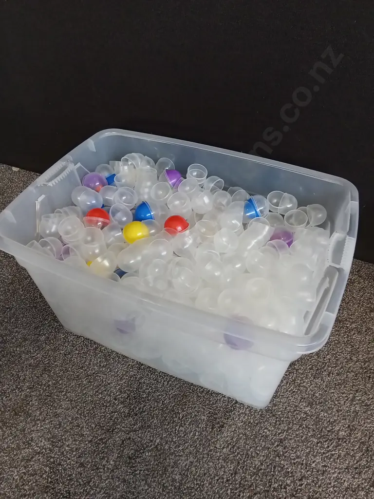 BOX OF VENDING MACHINE STOCK, CAPSULES Image 1++