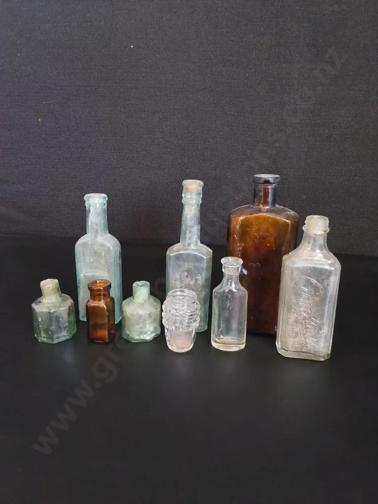10 VINTAGE GLASS BOTTLES TALLEST H17CM Image 1++