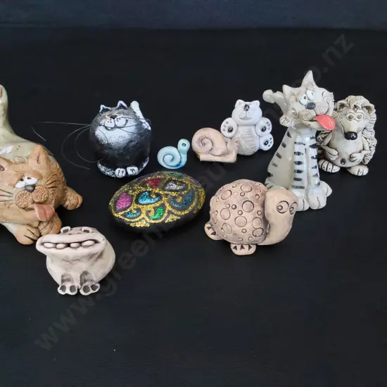 10 ANIMAL FIGURINES TALLEST H9CM