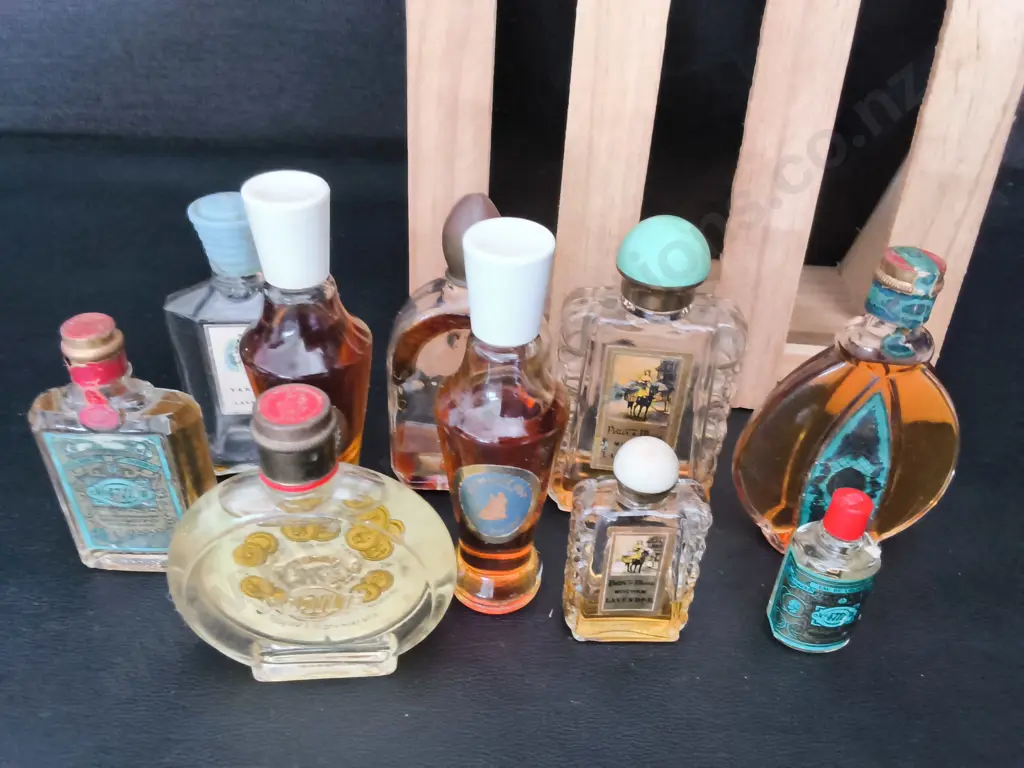 BOX OF VINTAGE COLOGNES Image 1++