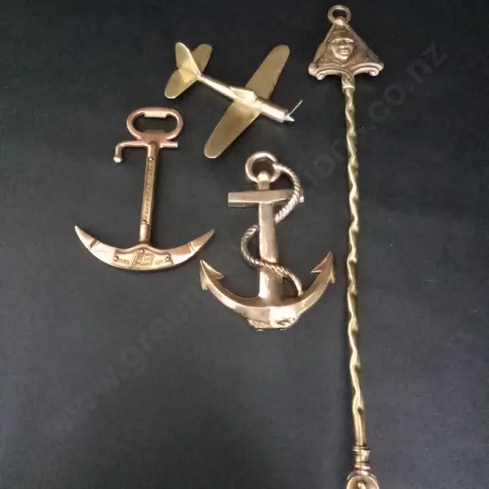 4 DECORATIVE BRASS ITEMS LONGEST L39CM