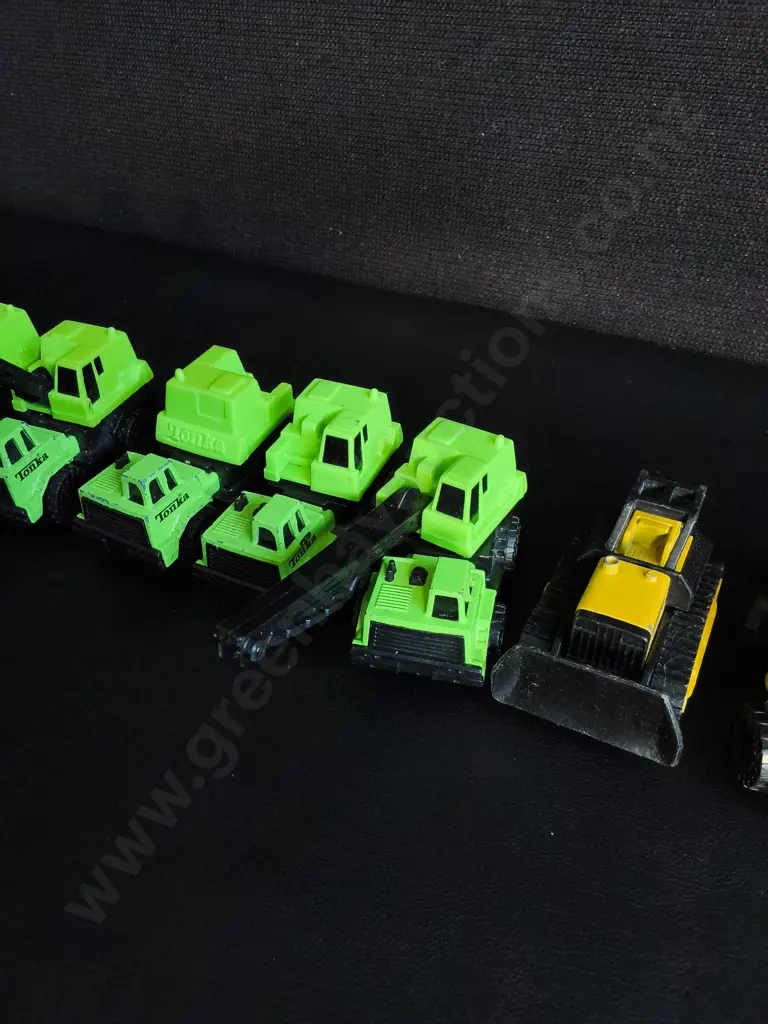 COLLECTION OF VINTAGE TONKA MICRO MACHINES CONSTRUCTION VEHICLE DIE CASTS Image 1++