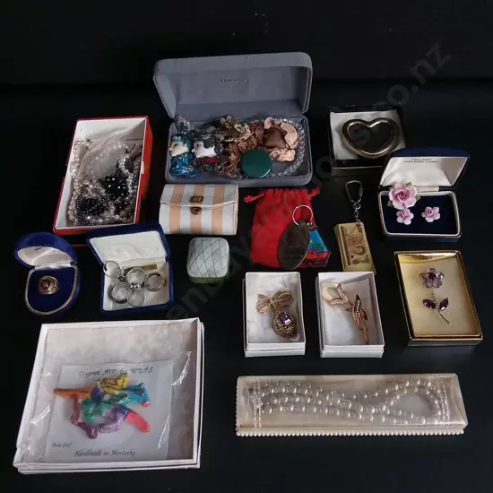 MIX OF JEWELLERY