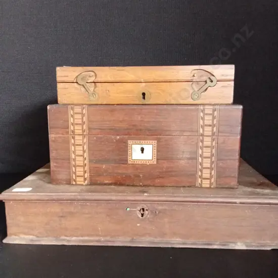 3 WOODEN BOXES LARGEST L40CM D28CM H3CM
