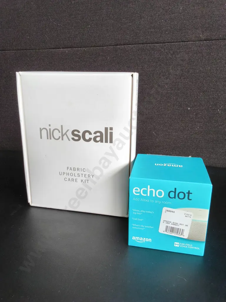 BRAND NEW AMAZON ECHO DOT AND NICK SCALI FABRIC CARE KIT Image 1++
