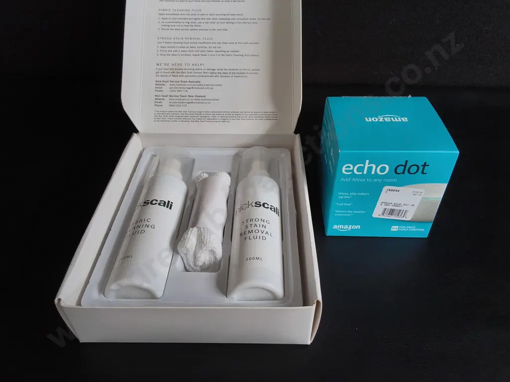 BRAND NEW AMAZON ECHO DOT AND NICK SCALI FABRIC CARE KIT Image 1++