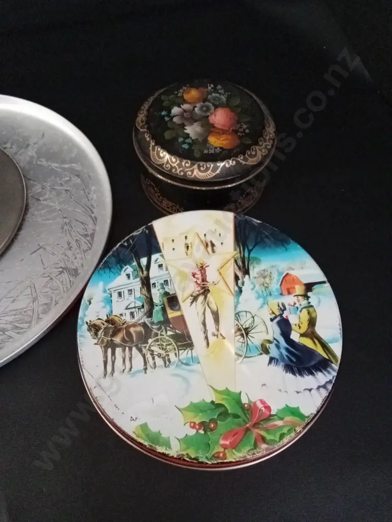 4 DECORATIVE ITEMS LARGEST DIA 32CM Image 1++