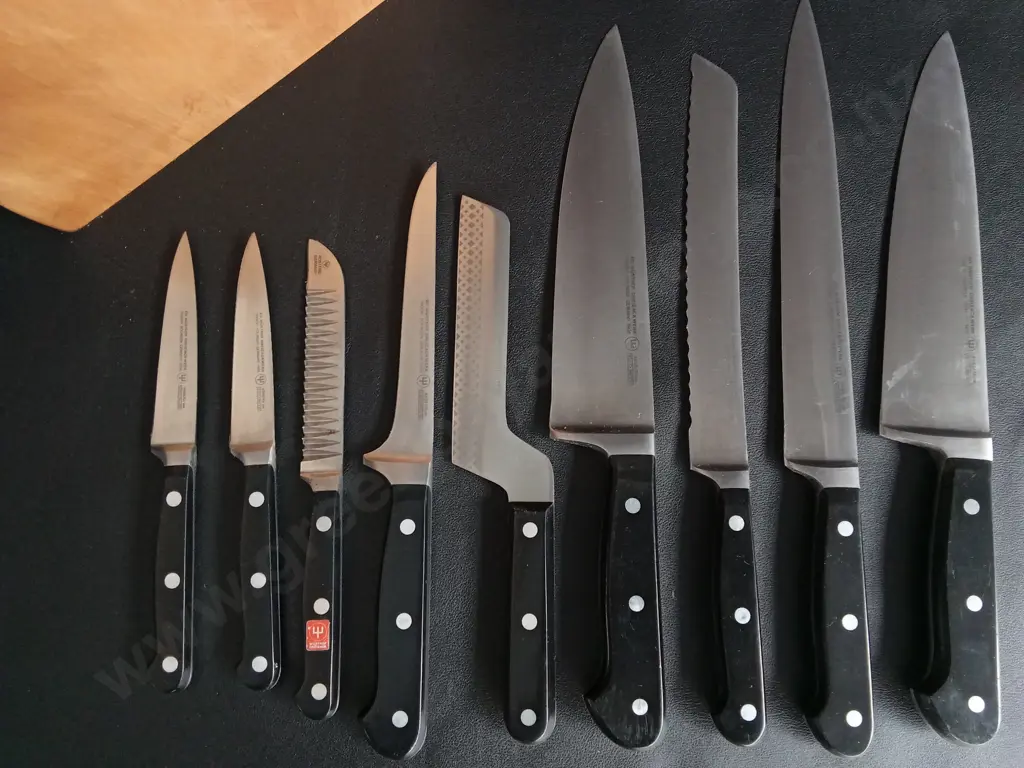 WOODEN FAN SHAPED KNIFE BLOCK AND WÜSTHOF KITCHEN KNIVES, BLOCK H 30 CM Image 1++