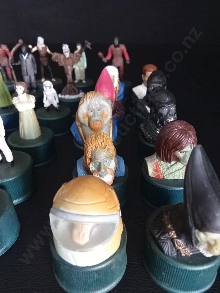 VINTAGE JAPANESE PLANET OF THE APES PEPSI BOTTLE CAPS Image 1++