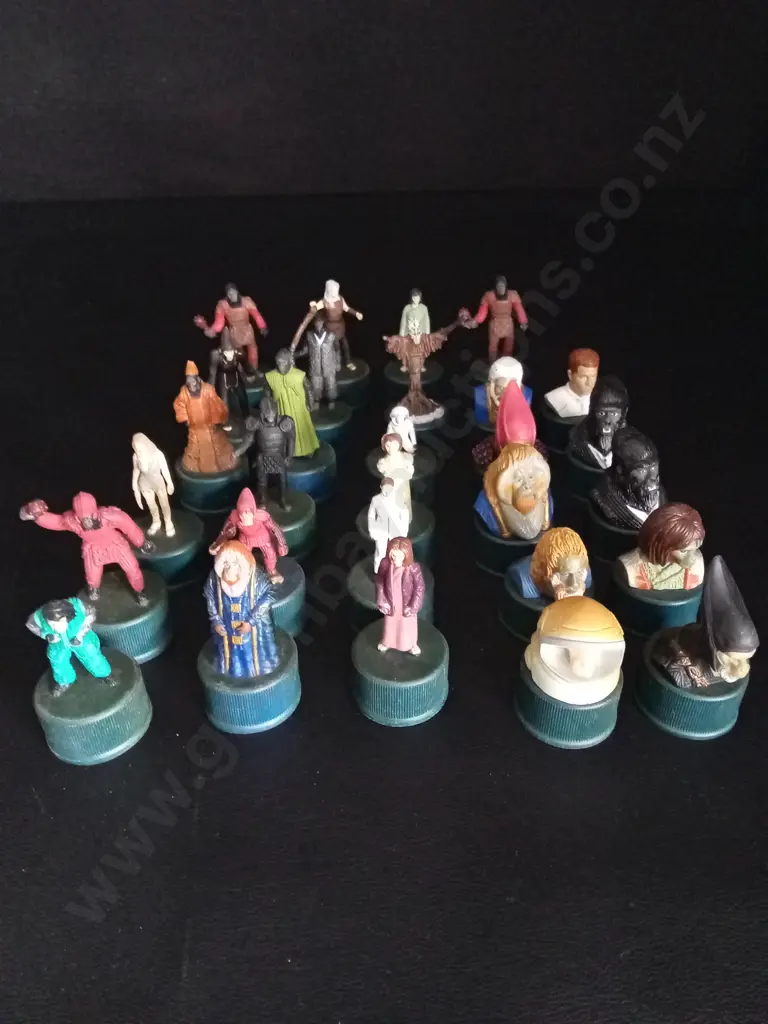 VINTAGE JAPANESE PLANET OF THE APES PEPSI BOTTLE CAPS Image 1++