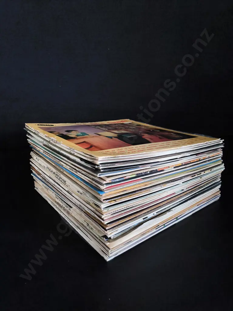 COLLECTION OF VINYL RECORDS Image 1++