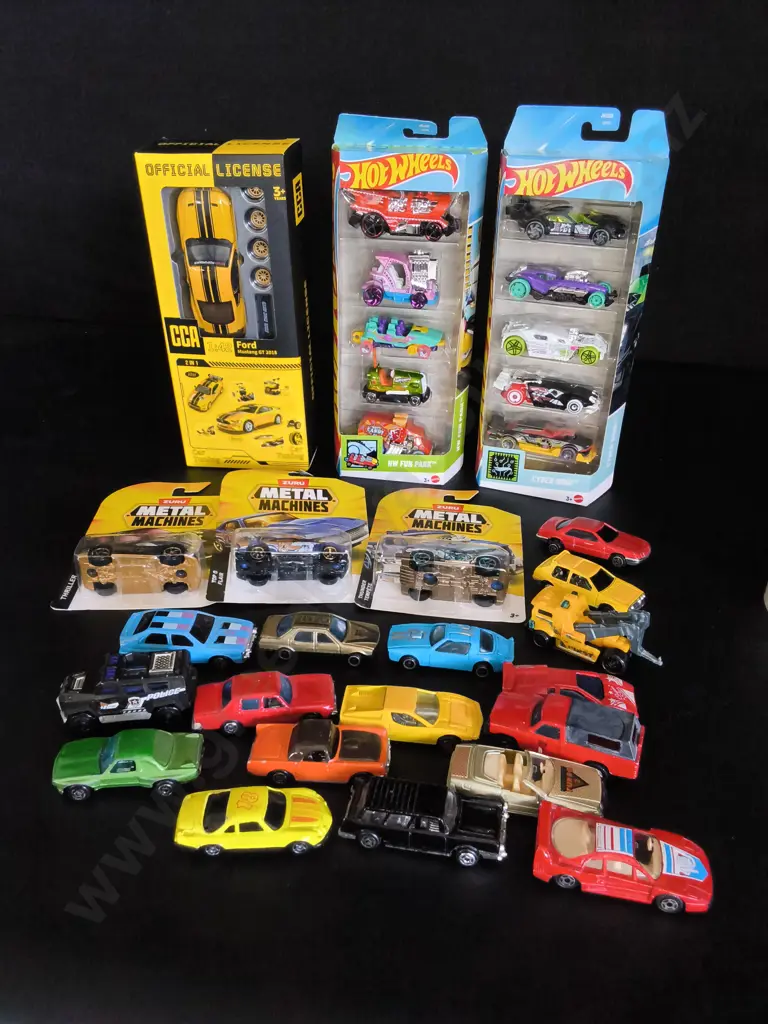 BOX OF TOY CARS Image 1++