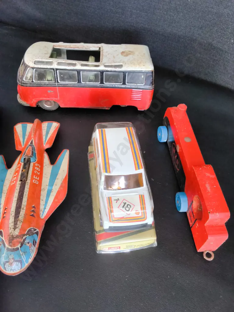 6 VINTAGE VEHICLES LONGEST 27CM Image 1++
