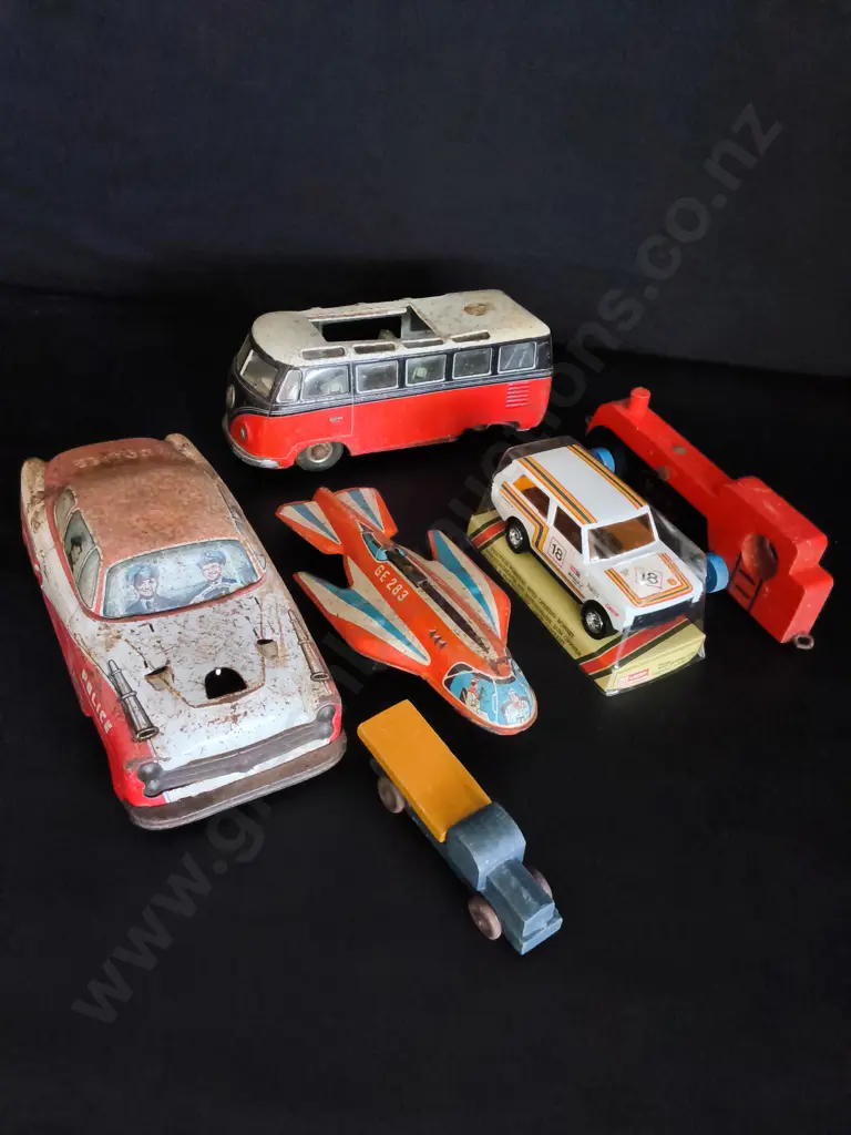 6 VINTAGE VEHICLES LONGEST 27CM Image 1++